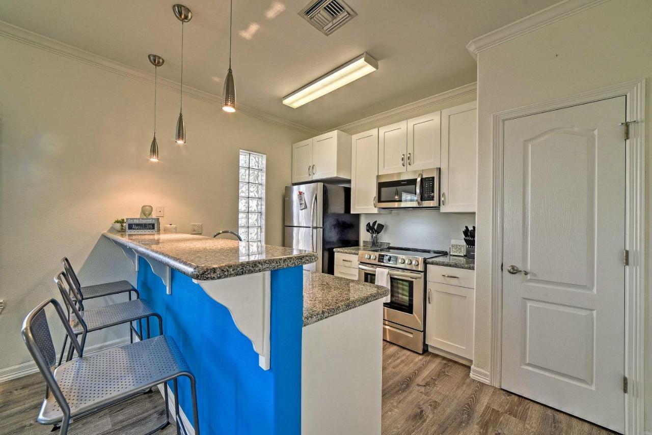 Modern Island Condo With Pool Steps To The Beach! South Padre Island Exterior foto