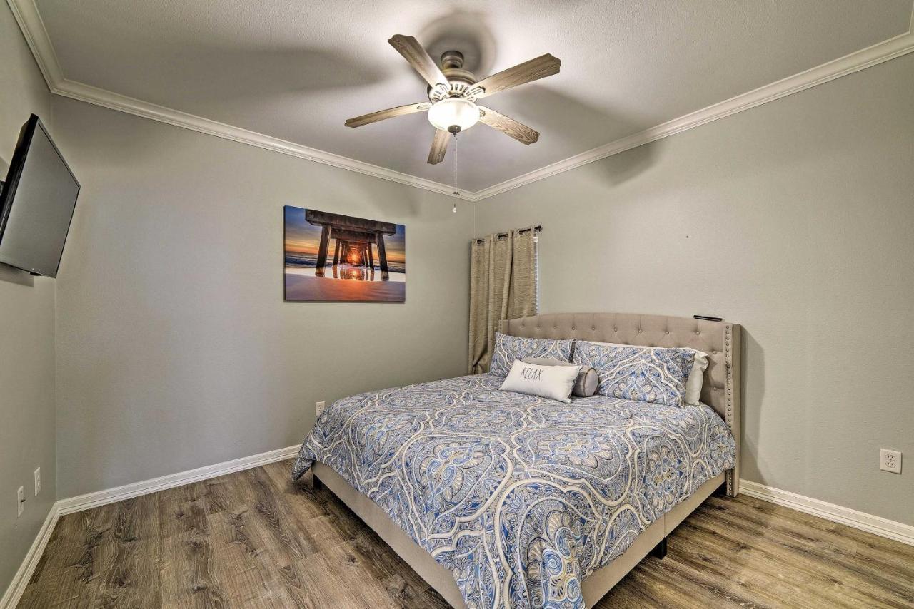 Modern Island Condo With Pool Steps To The Beach! South Padre Island Exterior foto